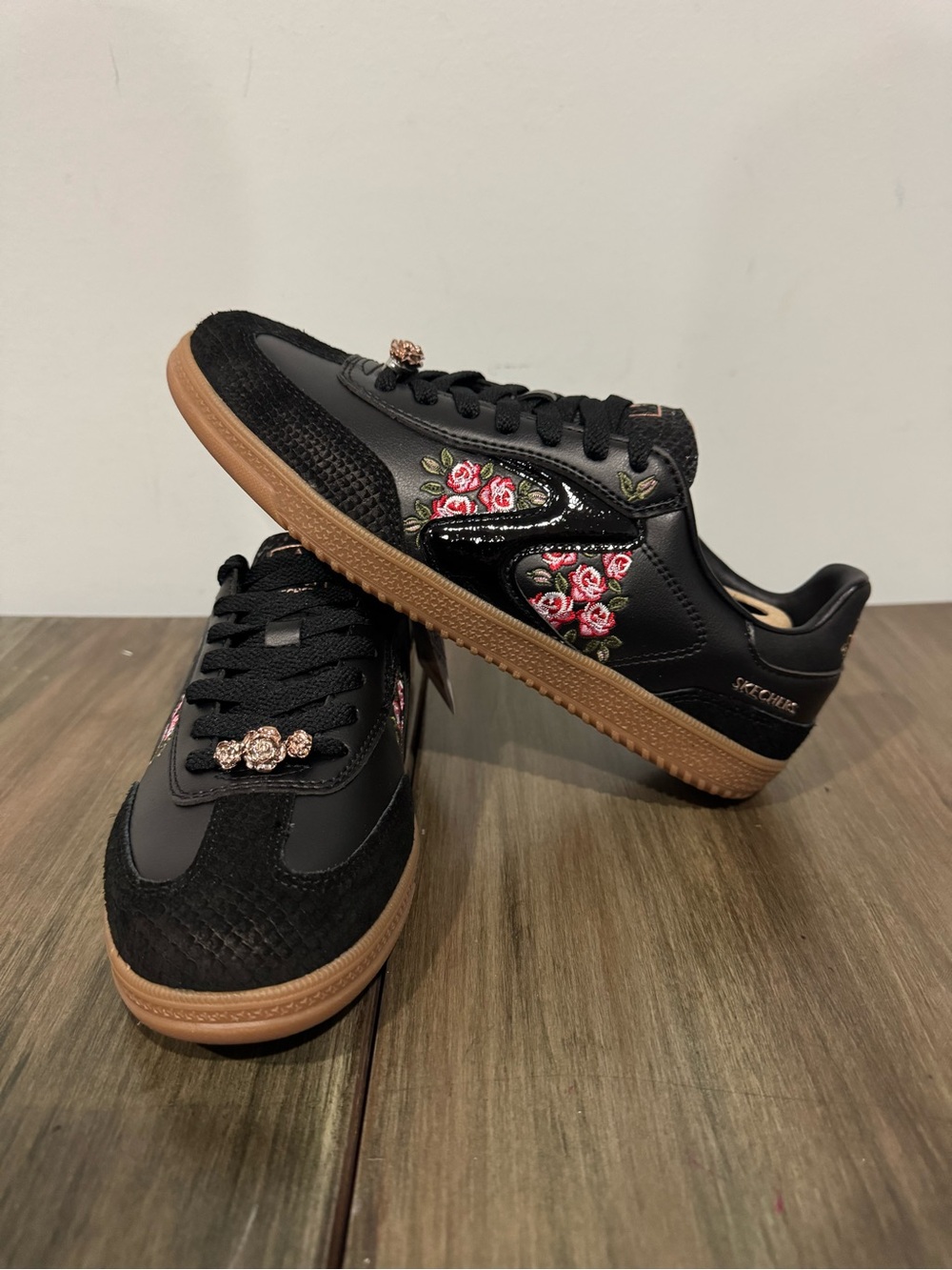 SKECHERS COURT & CLASSIC WOMEN SHOES - Picture 7 of 10
